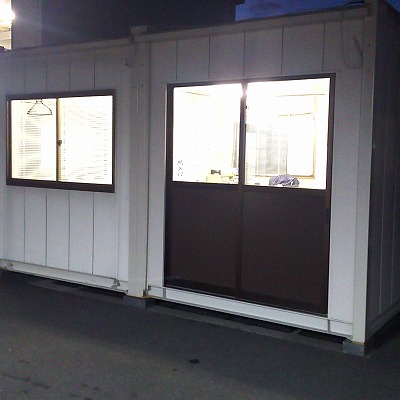 仮ぐらしのプジョー松本スタッフ