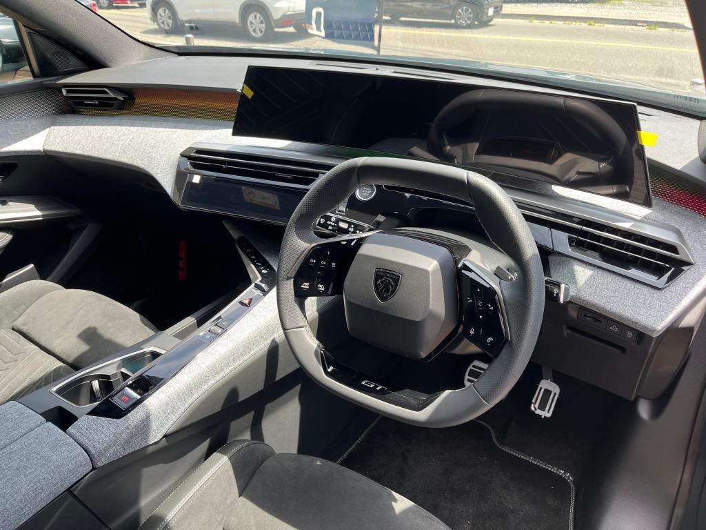 新型3008の魅力と平日試乗おすすめのご案内
