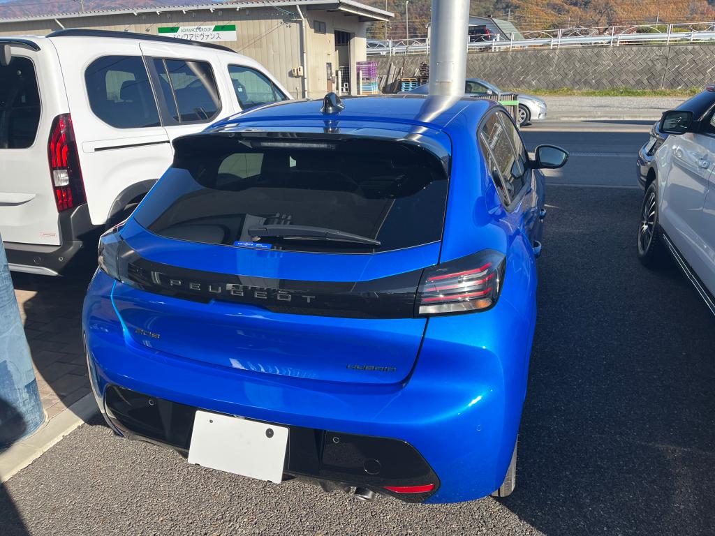 希少グレード「208 Allure」が納車いたしました！！