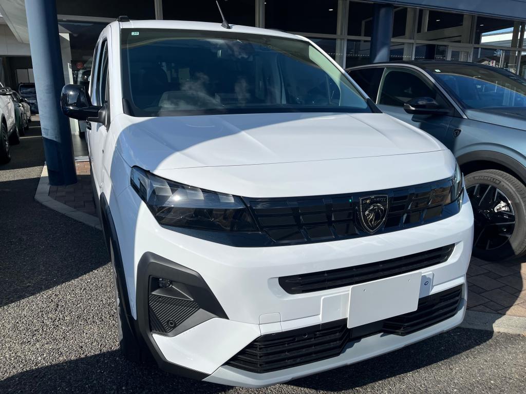 使い勝手も走りも妥協しない、プジョーのマルチパーパスSUV！