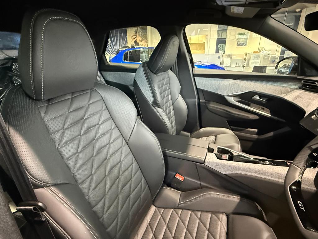 3008 GT Black Edition ご紹介