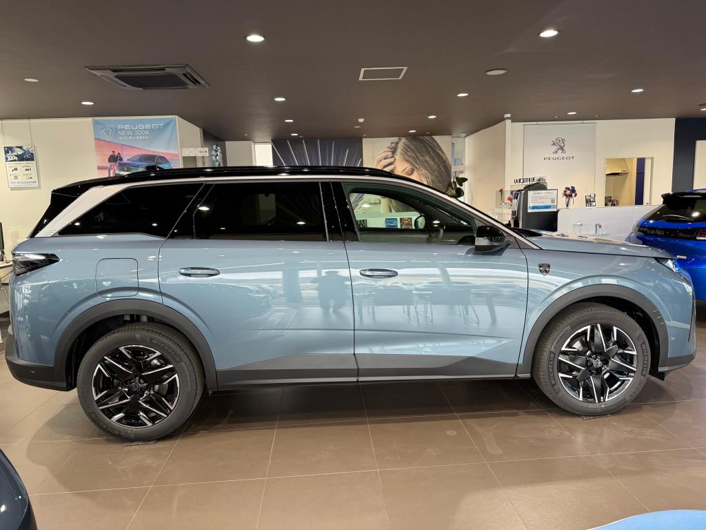 新型5008　入荷のお知らせ