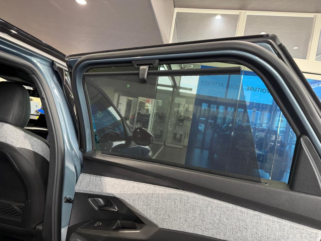 新型5008　入荷のお知らせ